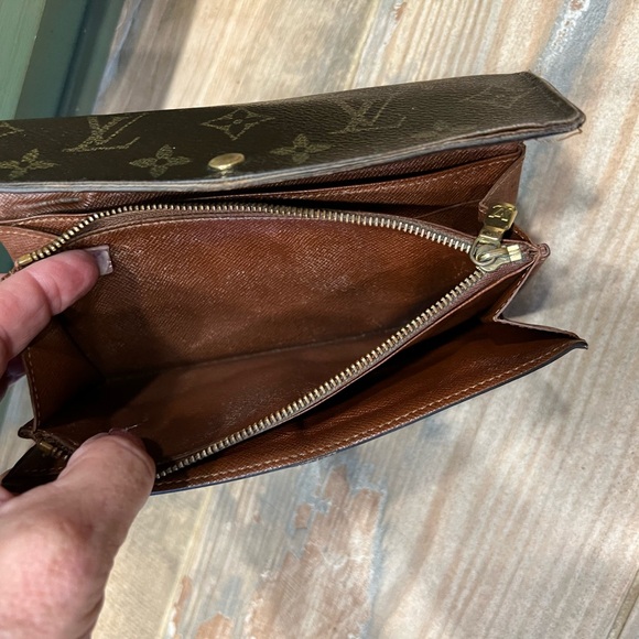 Authentic Louis Vuitton, wallet - Picture 9 of 10